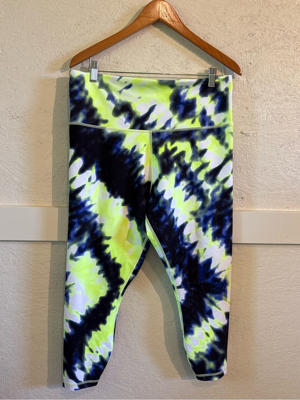 Athleta Neon Yellow Blue Tie-Dye Cropped Leggings